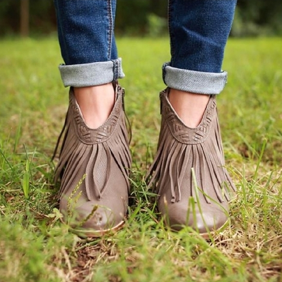 Sassy Seychelles x Anthro Fringe Boho Leather Ankle Booties - Picture 4 of 8